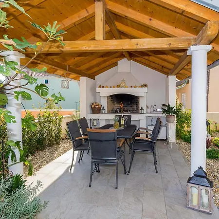 Apartment Gorgeous In Vrsi-mulo With Wifi Vrsi